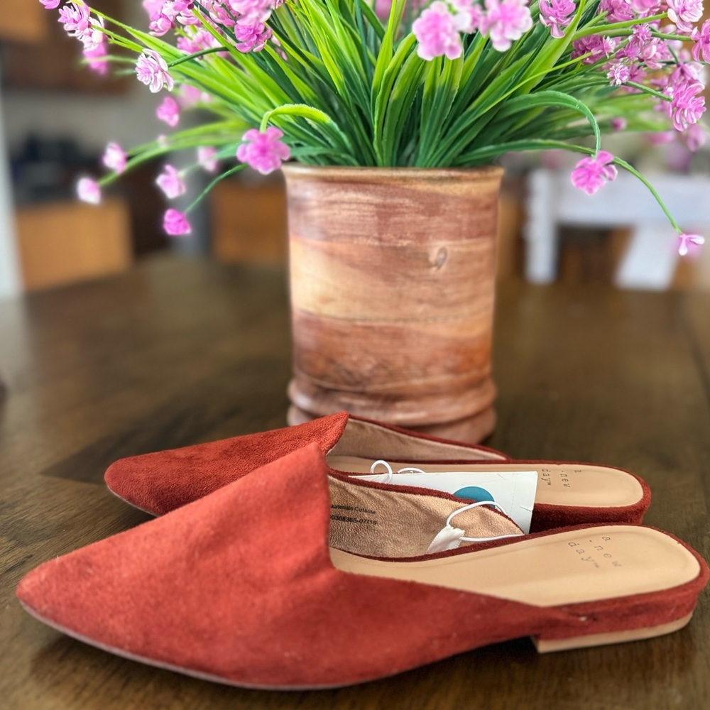 BRAND NEW! Target mules - Picture 3 of 5